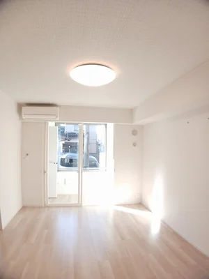 のマンスリーマンション・ウィークリーマンション「ブルーオーシャン・レジデンスＢ 104・洋室(No.1328669)」メイン画像