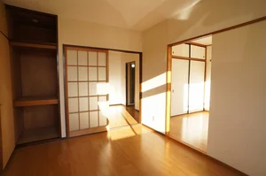 のマンスリーマンション・ウィークリーマンション「ＳＵＮＲＩＳＥヨシカワＡ 103・洋室(No.1328750)」メイン画像