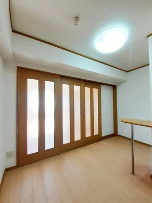 のマンスリーマンション・ウィークリーマンション「レルベ保田窪 301・洋室(No.1328927)」メイン画像