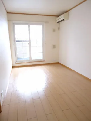 長岡市のマンスリーマンション・ウィークリーマンション「Ｒｉｖｅｒ　ｗｅｓｔ 201・洋室(No.1329562)」メイン画像