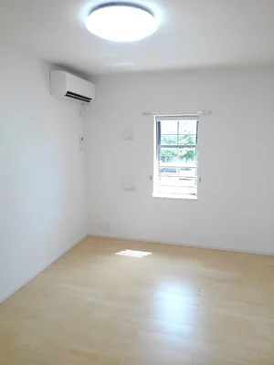 石川県のマンスリーマンション・ウィークリーマンション「やまぼうし 202・洋室(No.1329587)」メイン画像