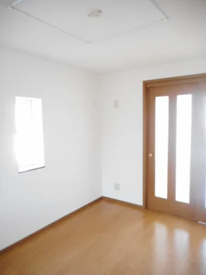 伊勢赤十字病院周辺のマンスリーマンション・ウィークリーマンション「ＣＡＳＡ・ＰＡＴＩＯ　Ｂ棟 201・洋室(No.1329636)」メイン画像