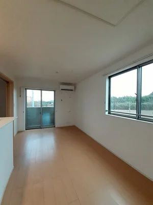 のマンスリーマンション・ウィークリーマンション「セレーナ・ルーチェ 201・洋室(No.1329813)」メイン画像