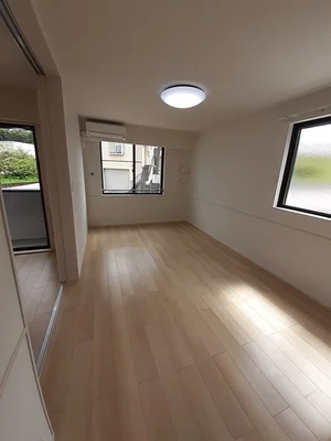 高知県立大学池キャンパス周辺のマンスリーマンション・ウィークリーマンション「Ｐｅｒ　Ｓｅｍｐｒｅ横浜Ⅰ 103・洋室(No.1329833)」メイン画像