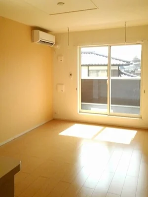 のマンスリーマンション・ウィークリーマンション「オロスタ　トラデス　Ⅱ 202・洋室(No.1329954)」メイン画像