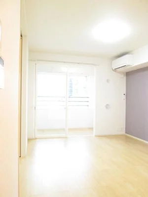 山形県立米沢女子短期大学周辺のマンスリーマンション・ウィークリーマンション「ロブレ・グランデ・ウノ 202・洋室(No.1330008)」メイン画像