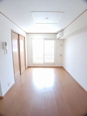 山口県のマンスリーマンション・ウィークリーマンション「メゾン・アムール　Ｅ 203・洋室(No.1330136)」メイン画像