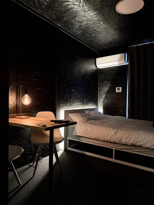 長崎女子短期大学周辺のマンスリーマンション・ウィークリーマンション「ジェイ小菅町 202・ダブルベッド・40インチテレビ(No.1330245)」メイン画像