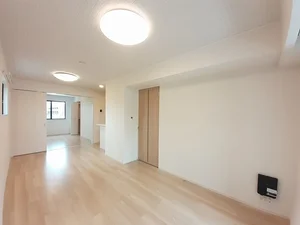 福岡県のマンスリーマンション・ウィークリーマンション「レジデンス　プリュＸＩ 101・洋室(No.1331060)」メイン画像