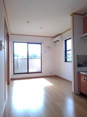 のマンスリーマンション・ウィークリーマンション「アンソレイエⅡ 201・洋室(No.1331084)」メイン画像