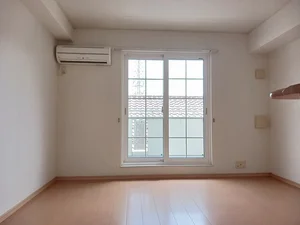 のマンスリーマンション・ウィークリーマンション「シェ・リュイ 204・洋室(No.1331086)」メイン画像