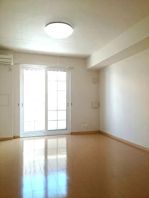 のマンスリーマンション・ウィークリーマンション「シェ・リュイ 104・洋室(No.1331088)」メイン画像