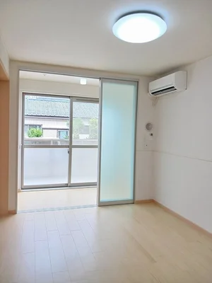 のマンスリーマンション・ウィークリーマンション「ＥＫＡＲＩＮＡ助任 102・洋室(No.1331269)」メイン画像