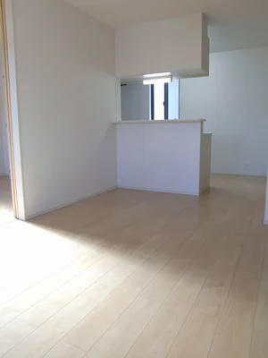 滋賀県のマンスリーマンション・ウィークリーマンション「スリー　ハピネス　三幸 201・洋室(No.1331488)」メイン画像