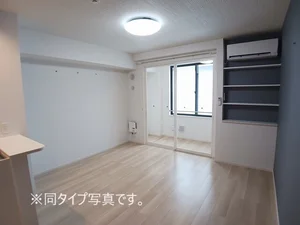 のマンスリーマンション・ウィークリーマンション「ココ　イーネ 102・洋室(No.1332251)」メイン画像
