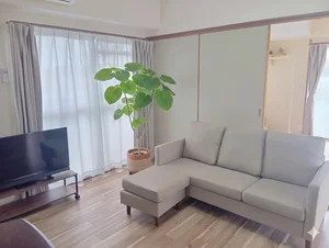 淡路市のマンスリーマンション・ウィークリーマンション「【2名入居可/2LDK】津名一宮IC車4分🚗3面バルコニーの明るい室内で快適な淡路島滞在を✨【M074】(No.1333136)」メイン画像