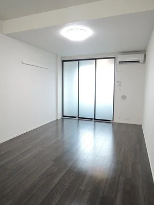 のマンスリーマンション・ウィークリーマンション「グリュックⅠ 202・洋室(No.1333302)」メイン画像