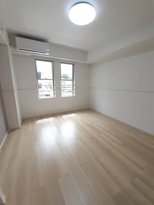 のマンスリーマンション・ウィークリーマンション「ジェルメ・ブリーズⅢ 204・洋室(No.1333654)」メイン画像