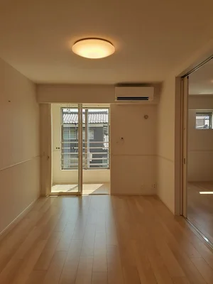 越前市のマンスリーマンション・ウィークリーマンション「ＨｅｌｌｏＷｏｒｌｄ　Ｅａｓｔ 204・洋室(No.1333805)」メイン画像