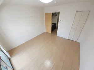 沖縄県のマンスリーマンション・ウィークリーマンション「アンドーバーテラス金城　サウス 106・洋室(No.1334739)」メイン画像