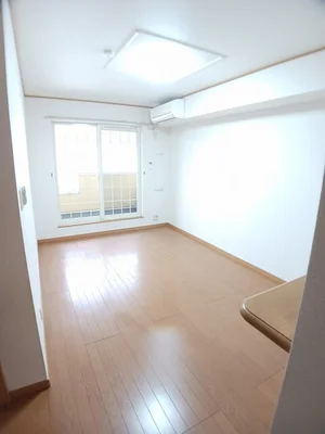 西脇市のマンスリーマンション・ウィークリーマンション「ヴェルサン・アベニュⅡ 201・洋室(No.1334932)」メイン画像