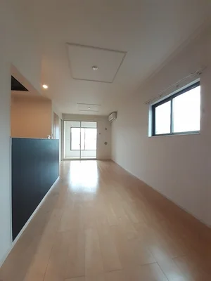 のマンスリーマンション・ウィークリーマンション「Ｖｅｒｄｅ　Ｃｏｌｌｉｎａ　Ⅱ 101・洋室(No.1335223)」メイン画像