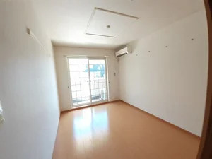 鈴鹿医療科学大学周辺のマンスリーマンション・ウィークリーマンション「シェーネ・パラッツオＣ 103・洋室(No.1335293)」メイン画像