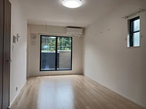 のマンスリーマンション・ウィークリーマンション「アイヴァーチュー　Ⅰ 201・洋室(No.1335547)」メイン画像