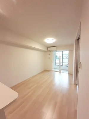 三条市のマンスリーマンション・ウィークリーマンション「シャンブル　Ⅰ 102・洋室(No.1335550)」メイン画像