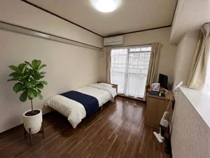 のマンスリーマンション・ウィークリーマンション「🚃福岡空港駅から徒歩１０分🚃🛫福岡空港そば🛫🚙無料駐車場あり🚙イージーステイ空港前２ 301・1K(No.1335710)」メイン画像