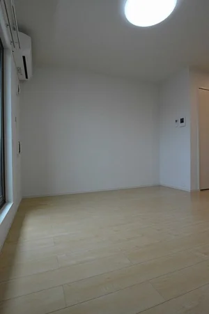 八代市のマンスリーマンション・ウィークリーマンション「アロム　デ　リス　Ⅰ 202・洋室(No.1335754)」メイン画像