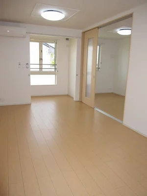 のマンスリーマンション・ウィークリーマンション「レジデンス　プチ　フォーレ 201・洋室(No.1335880)」メイン画像