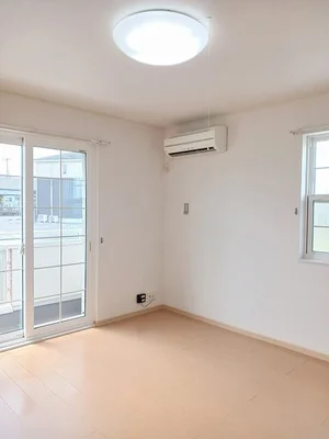 のマンスリーマンション・ウィークリーマンション「ディヴェルテンテ　カザ 102・洋室(No.1336012)」メイン画像