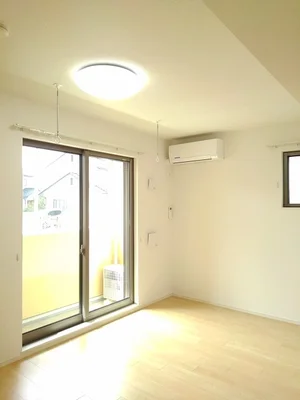 のマンスリーマンション・ウィークリーマンション「カルム・ブローテ 102・洋室(No.1336023)」メイン画像