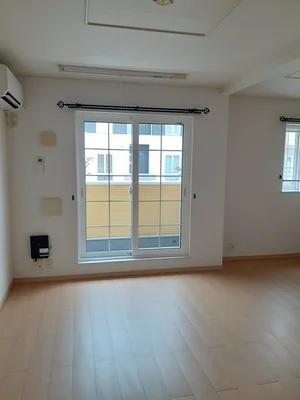 のマンスリーマンション・ウィークリーマンション「カーポラヴォーロ　Ⅰ 202・洋室(No.1336052)」メイン画像