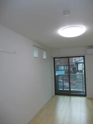 のマンスリーマンション・ウィークリーマンション「パピヨン　ガーデン 201・洋室(No.1336115)」メイン画像