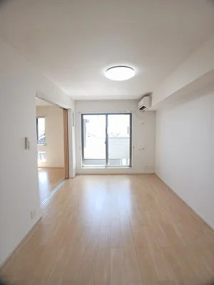 のマンスリーマンション・ウィークリーマンション「ラビスタリラ 302・洋室(No.1336280)」メイン画像