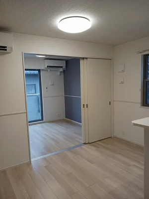 のマンスリーマンション・ウィークリーマンション「ＨＯＫＵＬＡＮＩ　Ａ 102・洋室(No.1336400)」メイン画像