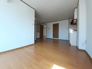 のマンスリーマンション・ウィークリーマンション「ロジュマン　ドゥ　クール 201・洋室(No.1336440)」メイン画像