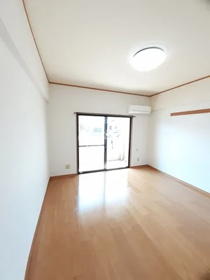 のマンスリーマンション・ウィークリーマンション「サムデイ小郡 105・洋室(No.1336630)」メイン画像