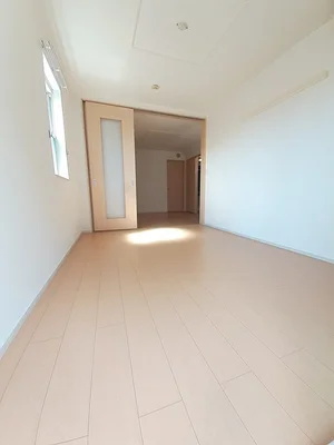 のマンスリーマンション・ウィークリーマンション「セレノ・カーサ 101・洋室(No.1336801)」メイン画像