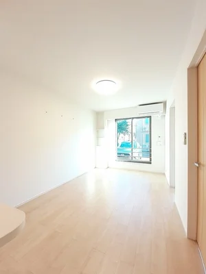 のマンスリーマンション・ウィークリーマンション「メルティー・アイⅣ　Ａ 101・洋室(No.1336819)」メイン画像