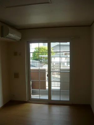 のマンスリーマンション・ウィークリーマンション「リヴァーイン　ノマ 205・洋室(No.1337035)」メイン画像