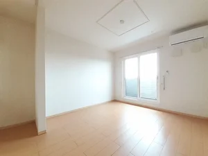 国定駅（群馬県）のマンスリーマンション・ウィークリーマンション「プリムローズ 202・洋室(No.1337391)」メイン画像