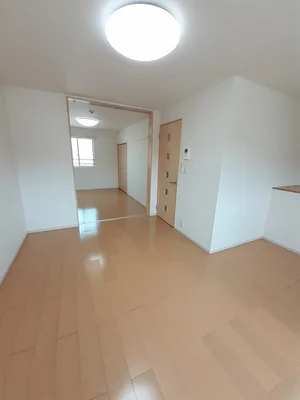 のマンスリーマンション・ウィークリーマンション「ミッドタウン玉野　参号館 203・洋室(No.1337497)」メイン画像