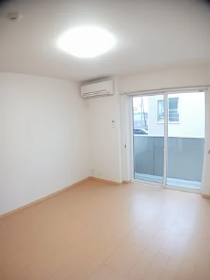 びわこ学院大学周辺のマンスリーマンション・ウィークリーマンション「プレーヌアンソレイエＮｏｒｔｈ 201・洋室(No.1338082)」メイン画像