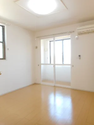 のマンスリーマンション・ウィークリーマンション「ボヌ・ジュルネ　Ⅲ 102・洋室(No.1339146)」メイン画像