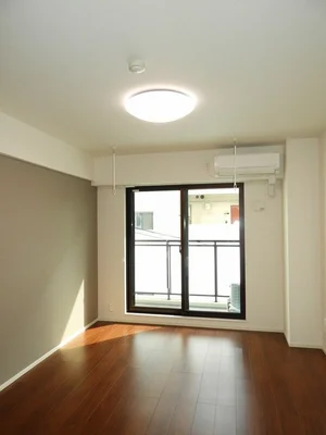 広島県の大東建託リーシング株式会社のマンスリーマンション・ウィークリーマンション「エリタージュＫ２ 302・洋室(No.1339311)」メイン画像