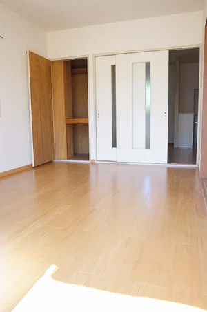 のマンスリーマンション・ウィークリーマンション「ファミールコートⅢ 103・洋室(No.1339480)」メイン画像