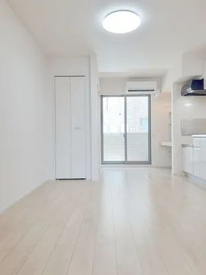 のマンスリーマンション・ウィークリーマンション「クリスタル・セレニティ 102・洋室(No.1339663)」メイン画像